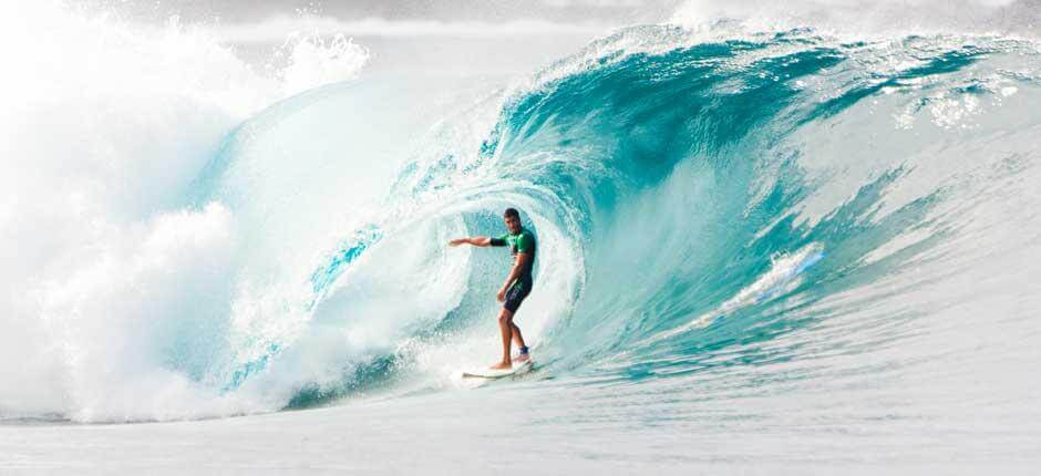 Surfen in de linkse van La Santa Surfspots op Lanzarote