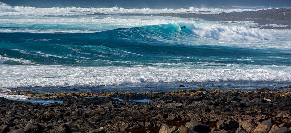 Surfen in de linkse van La Santa Surfspots op Lanzarote