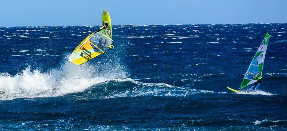 Windsurf op het strand van El Cabezo Plaatsen voor windsurf op Tenerife