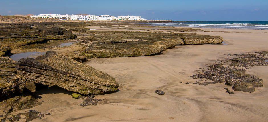 Playa de Famara Populaire stranden in Lanzarote