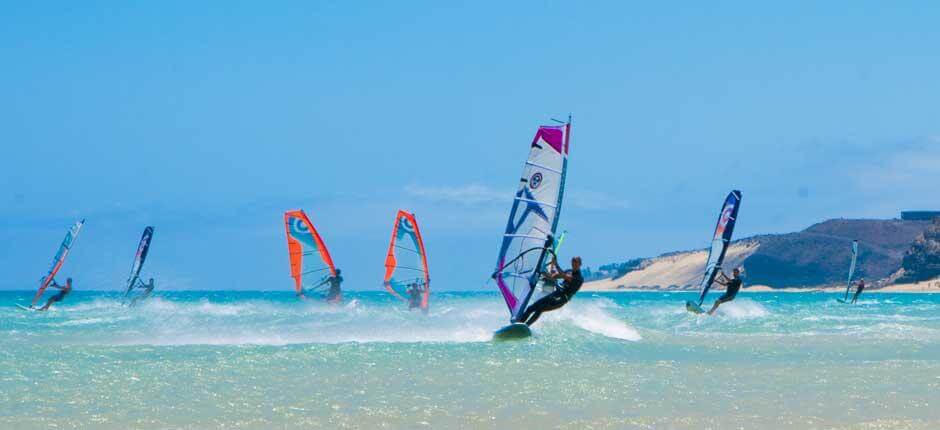 Windsurf in Playa de Sotavento Een plaats voor windsurf op Fuerteventura