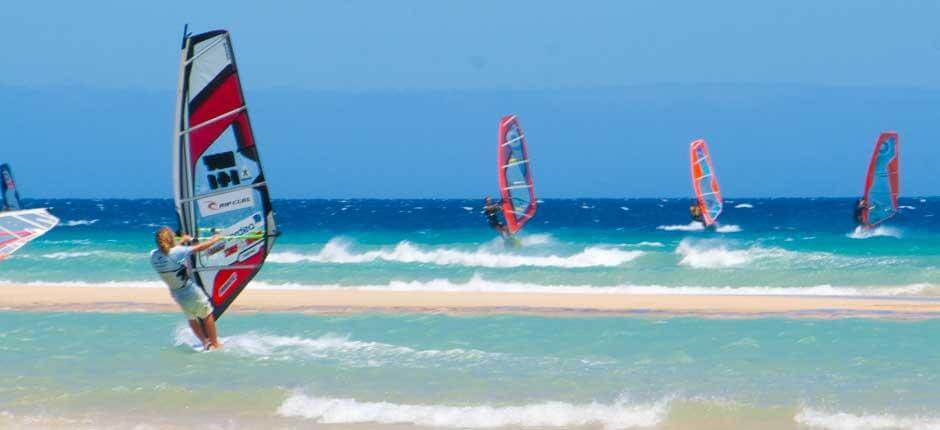 Windsurf in Playa de Sotavento Een plaats voor windsurf op Fuerteventura