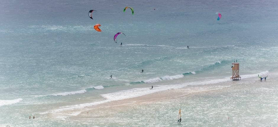 Kitesurf op het strand van Sotavento Plaatsen voor kitesurf op Fuerteventura 