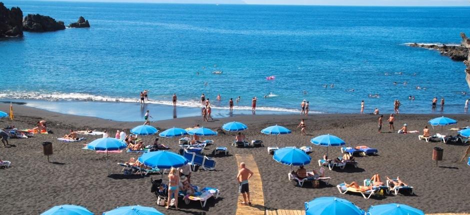 Playa de La Arena Populaire stranden in Tenerife   