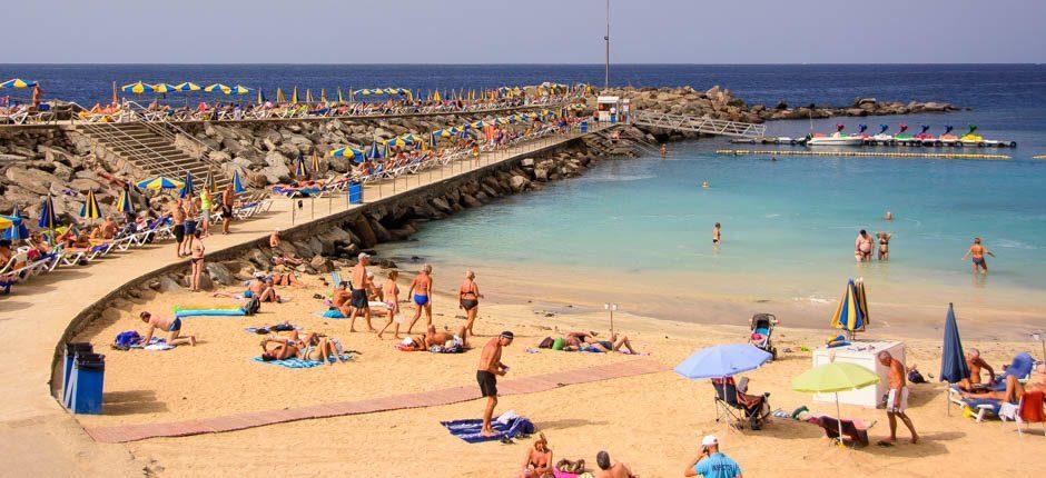 Playa de Amadores Populaire stranden in Gran Canaria