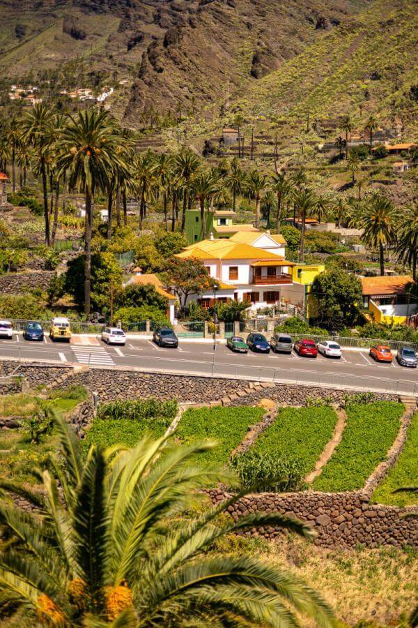 Sendero a la cascada en el barranco de Arure