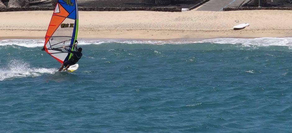 Windsurf in Las Cucharas Plaatsen voor windsurf op Lanzarote