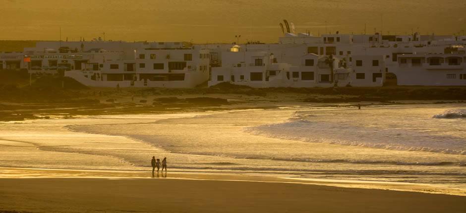 Playa de Famara Populaire stranden in Lanzarote