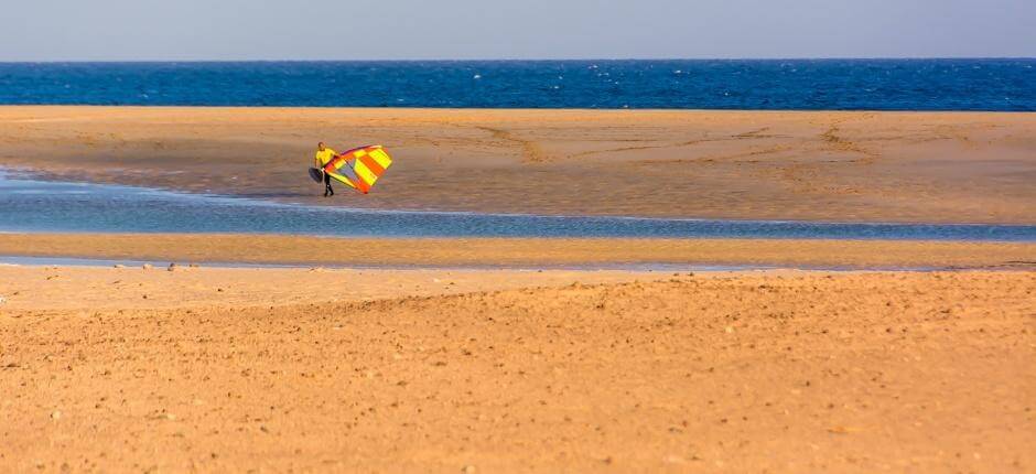 Windsurf in Playa de Sotavento Een plaats voor windsurf op Fuerteventura