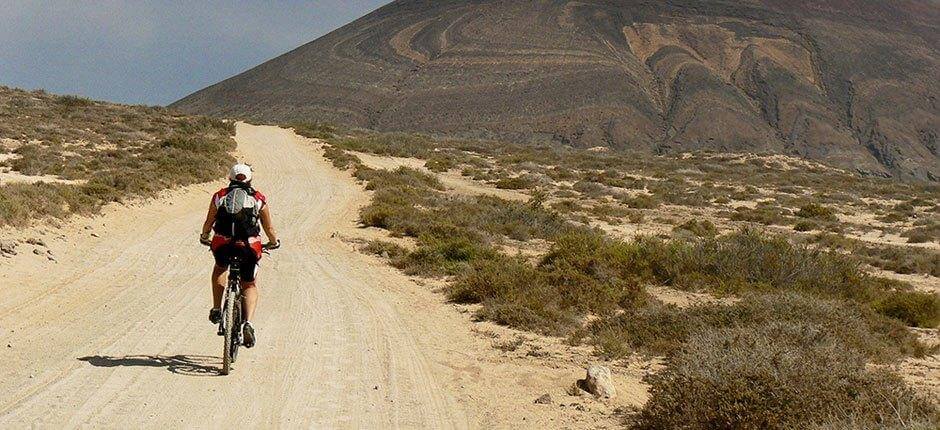 In Mountainbike in La Graciosa Mountainbike La Graciosa